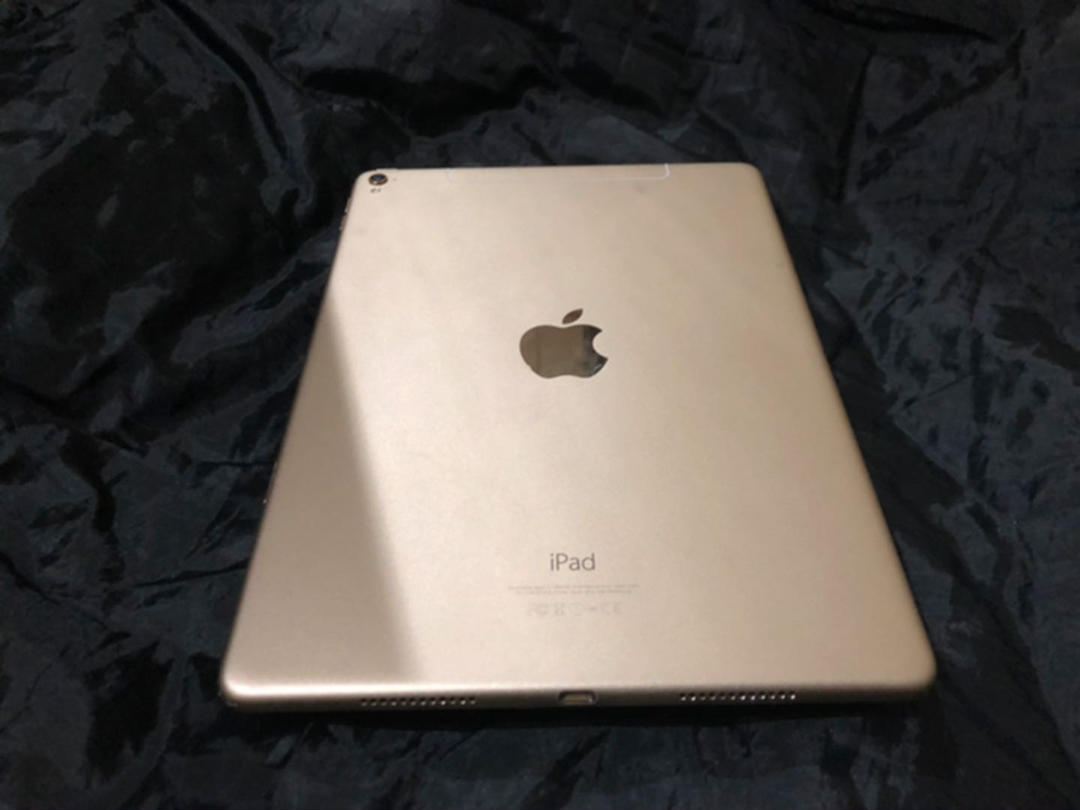 Apple iPad Pro 9.7 128GB WiFi+セルラー SIMフリー　ゴールド